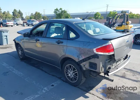 2010 Ford Focus Se z USA, uszkodzony, nr VIN 1FAHP3FN5AW171642